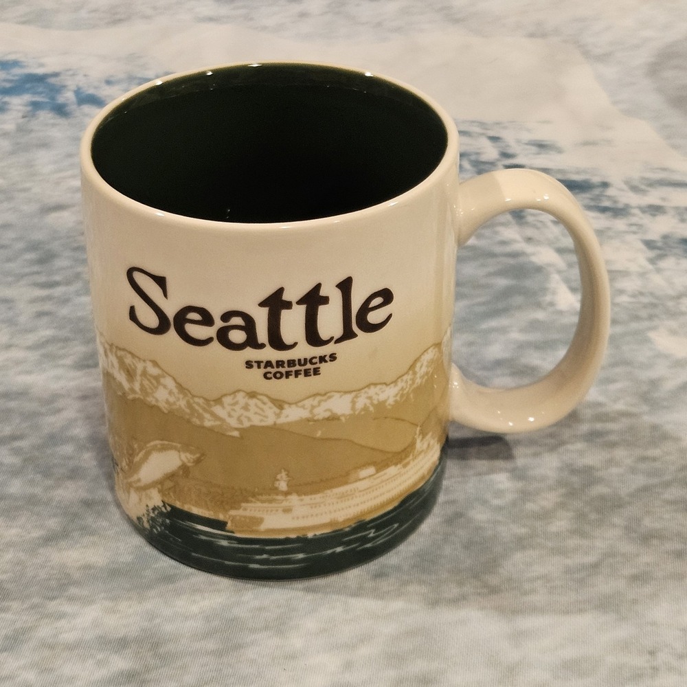 Starbucks‎ Seattle City Mug 2011 Collector Series 16 oz Coffee Cup Skyline